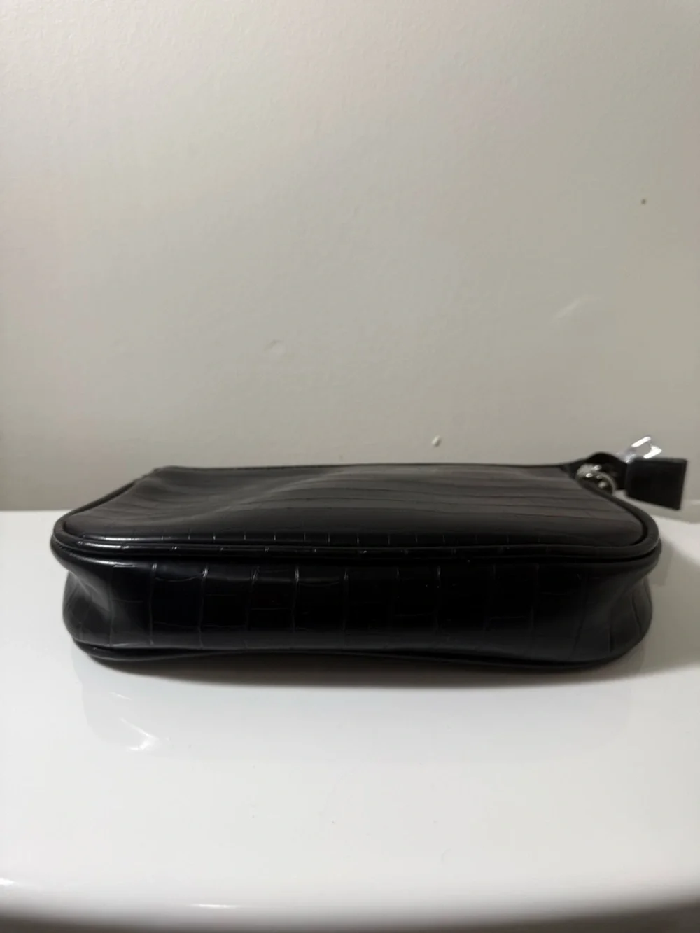 LIKE DREAMS Black Crocodile Embossed Silver‎ Chain Zip Closure Shoulder Bag